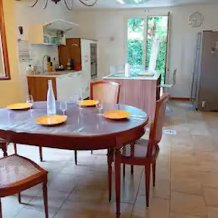 Maison 6 Pers-piscine-commerces بيت للعطل *